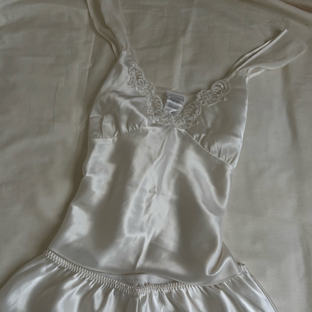 𐙚 Secret Treasures Vintage 2 Piece Lingerie Cozy Set - Picture 8 of 10